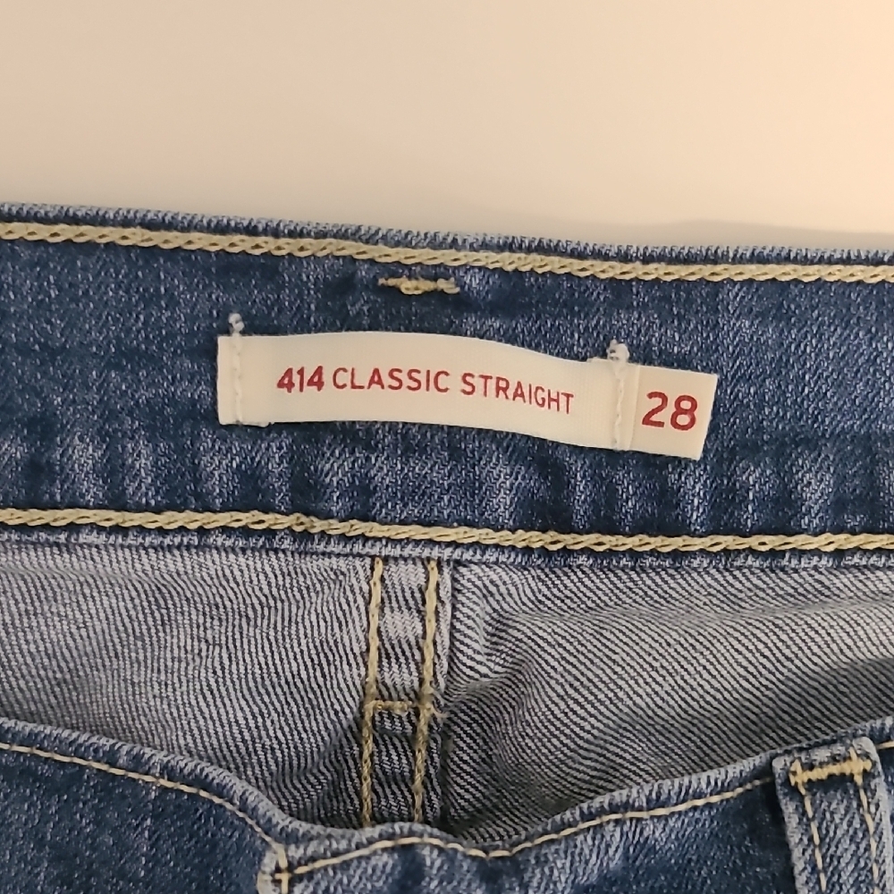 Levi's Women's Blue Jeans 414 Classic Straight - Picture 4 of 11